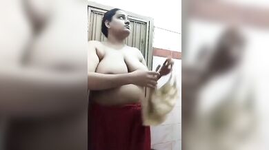 Huge boobs mom stripping topless viral MMS