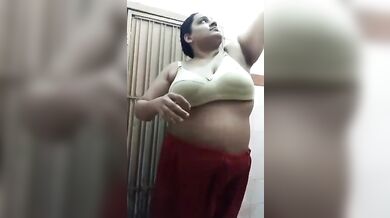 Huge boobs mom stripping topless viral MMS