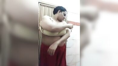 Huge boobs mom stripping topless viral MMS