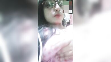 Pakistani Fariya fully naked video call with fingering