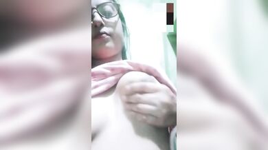 Pakistani Fariya fully naked video call with fingering