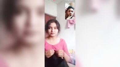 Young Bangladeshi hijab girlfriend boobs show on video call
