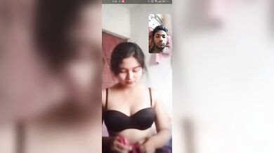 Young Bangladeshi hijab girlfriend boobs show on video call