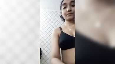 Virgin girl strips bra and panty to go nude viral MMS