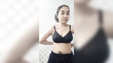 Virgin girl strips bra and panty to go nude viral MMS