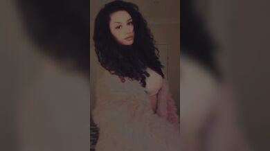 Lankan TikTok lady naked fingering and riding viral videos