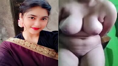Cute girl virgin pussy and boobs shown in viral nude selfie
