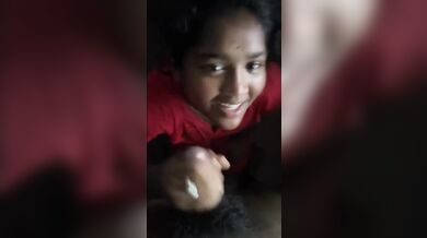 Lusty Indian girl from South gives erotic blowjobs viral MMS