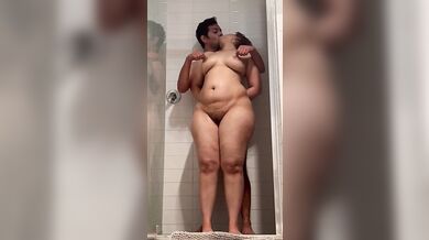 Short hair chubby bhabhi kissing husband brother in nude