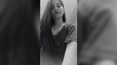 Indian girlfriend video update of her nude selfie MMS