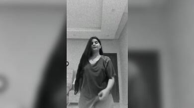 Indian girlfriend video update of her nude selfie MMS