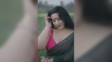 Bengali aunty outdoor shoot in saree and big boobs shown
