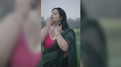 Bengali aunty outdoor shoot in saree and big boobs shown