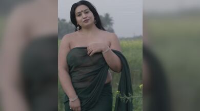 Bengali aunty outdoor shoot in saree and big boobs shown