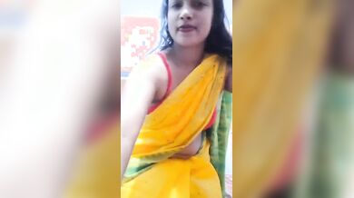 Perfect boobs Bengali college girl striptease viral selfie