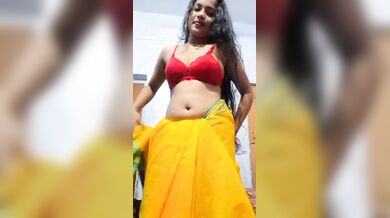 Perfect boobs Bengali college girl striptease viral selfie
