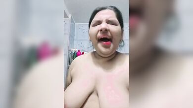 Chubby girl nude pics and videos shared by boyfriend