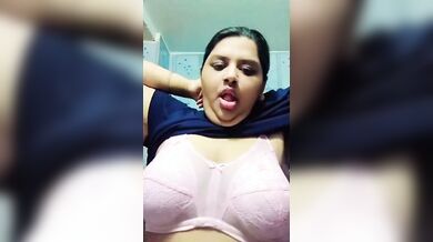 Chubby girl nude pics and videos shared by boyfriend
