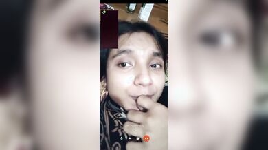 Cute Bengali girlfriend boob showing on viral video call