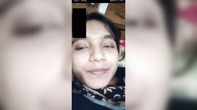 Cute Bengali girlfriend boob showing on viral video call
