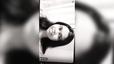 Chubby Tamil girl boobs showing selfie viral clip