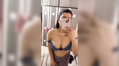 Hindi bhabhi showing boobs video and trying lingerie pics