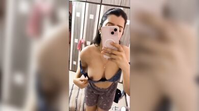 Hindi bhabhi showing boobs video and trying lingerie pics