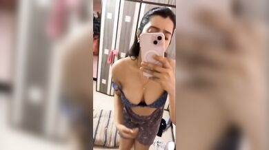 Hindi bhabhi showing boobs video and trying lingerie pics