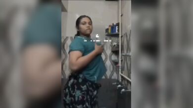 Mallu girl nipples poking in bra and nude viral video making