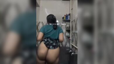 Mallu girl nipples poking in bra and nude viral video making