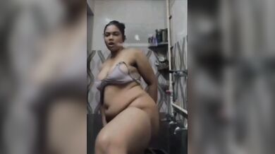 Mallu girl nipples poking in bra and nude viral video making