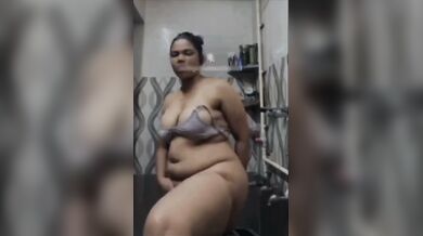 Mallu girl nipples poking in bra and nude viral video making