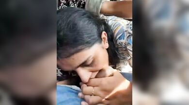 Mallu girlfriend deep blowjob to boyfriend in car viral MMS
