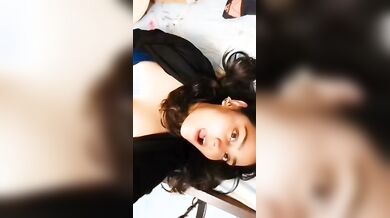 Plump boobs showing Indian girl topless viral video MMS
