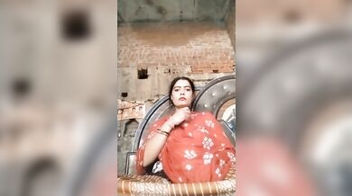 YouTuber bhabhi boob slip during live stream paid show