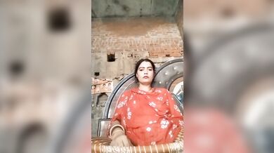 YouTuber bhabhi boob slip during live stream paid show