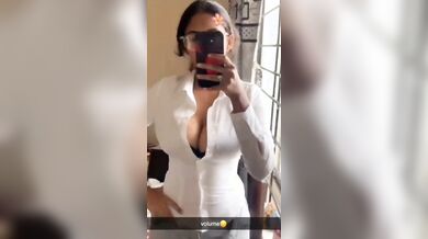 Sexy Indian baddie shows big boobs in selfie video making