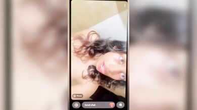 Sexy Indian baddie shows big boobs in selfie video making
