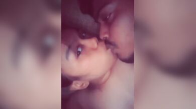 Bangladeshi lovers kissing and night sex viral video