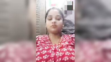 Innocent girl showing boobs and pussy on video call