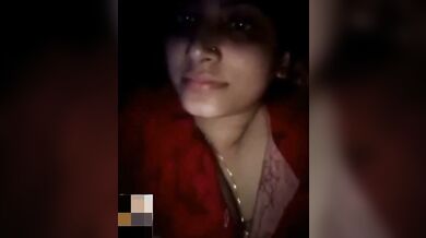 Mallu wife night call to boyfriend exposes big boobs