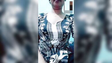 Desi girl lifting bra and showing big boob to boyfriend