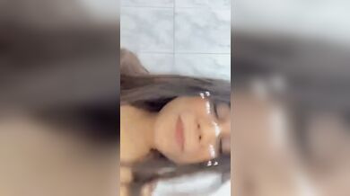 Indian girlfriend balloon boobs exposing viral selfie