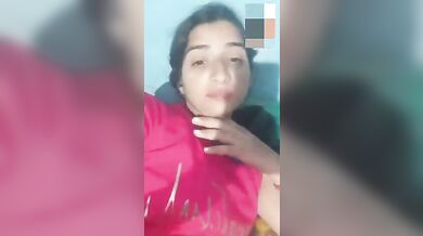 Shy village bhabhi pussy and boobs shown on video call