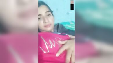 Shy village bhabhi pussy and boobs shown on video call