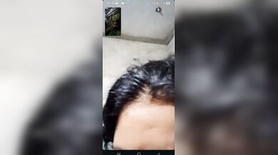 Mature desi lady shows boobs and pussy to lover viral MMS