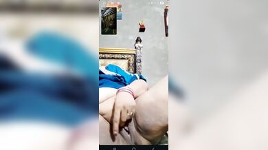 Mature desi lady shows boobs and pussy to lover viral MMS