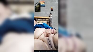 Mature desi lady shows boobs and pussy to lover viral MMS