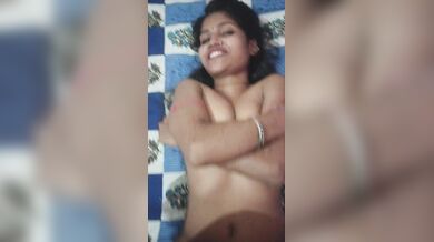 Cute bhabhi first time sex with husband friend viral MMS