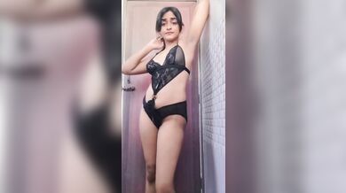 Preethy Mukhundan boobs showing in lingerie Tamil viral MMS
